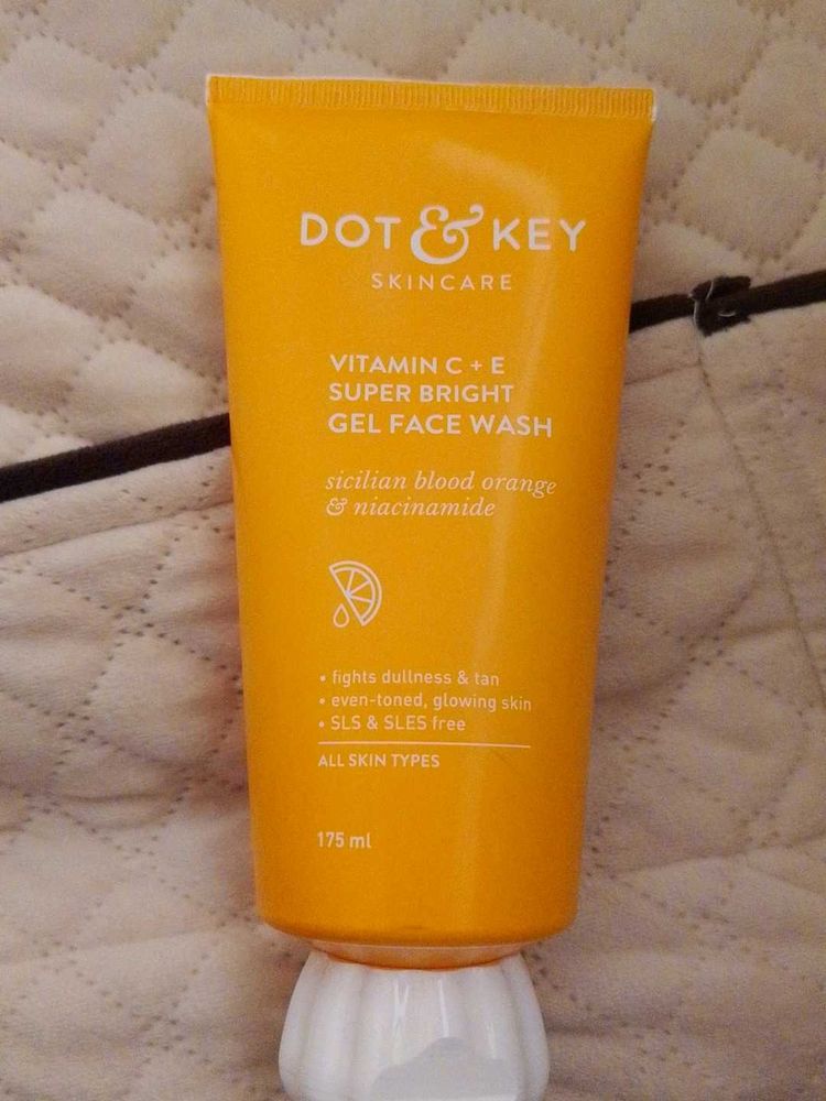 Dot &amp; Key Vitamin C Face Wash