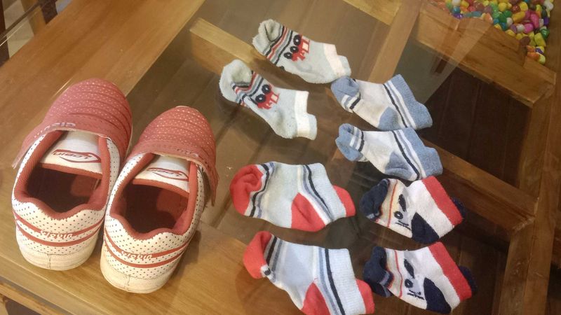 Boy&#39;s And Girls Footwear