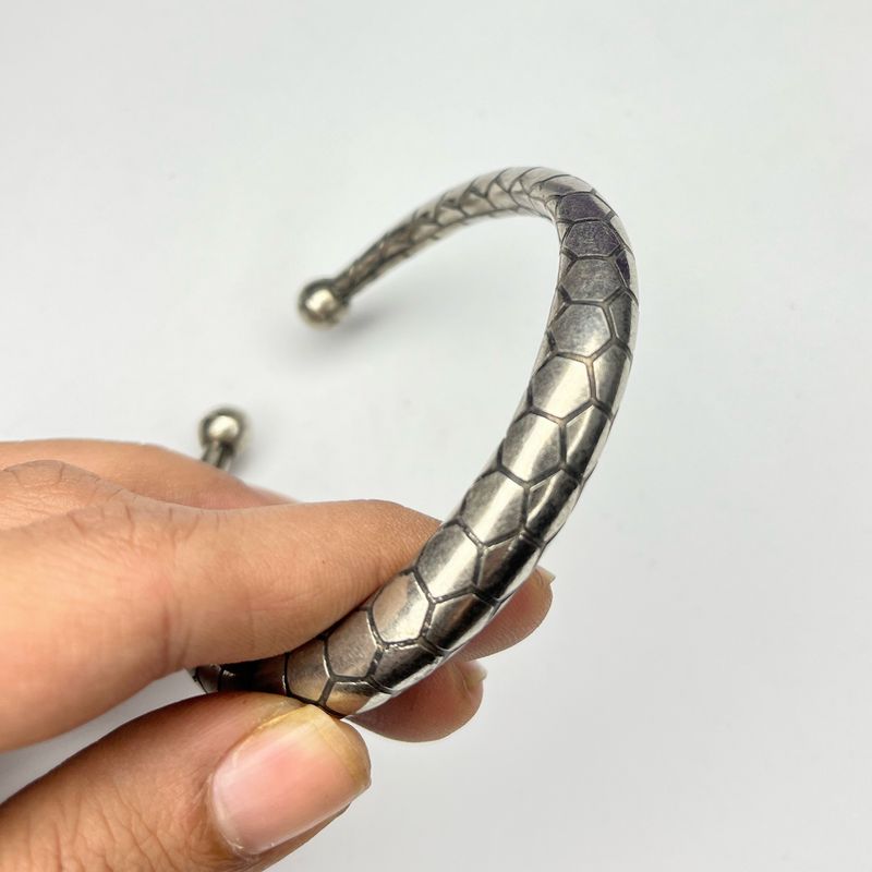 Kada Serpentine Design