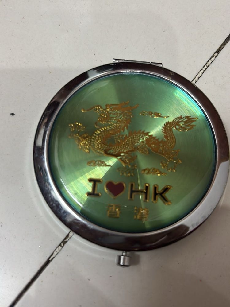 travel pocket mirror