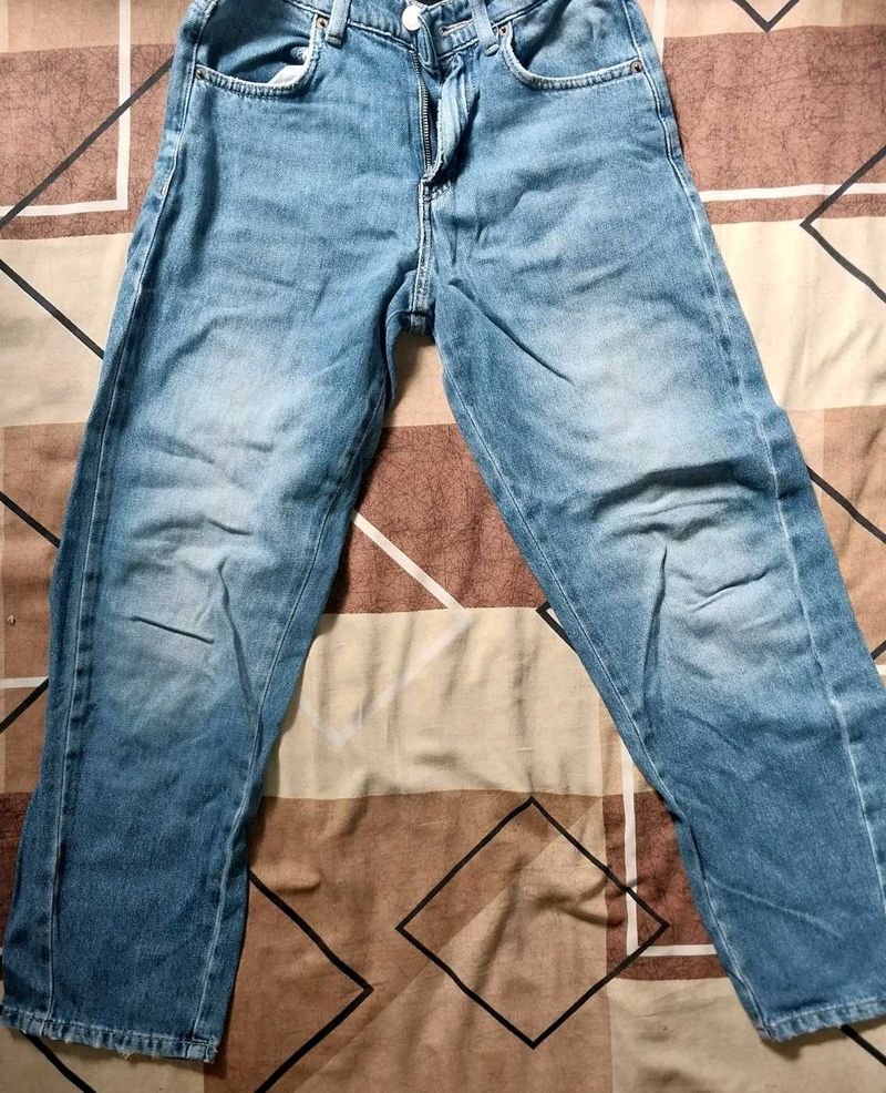 Light Wash Relaxed Fit Jeans