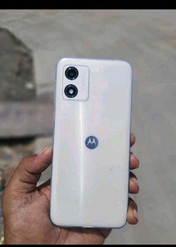 Moto E13