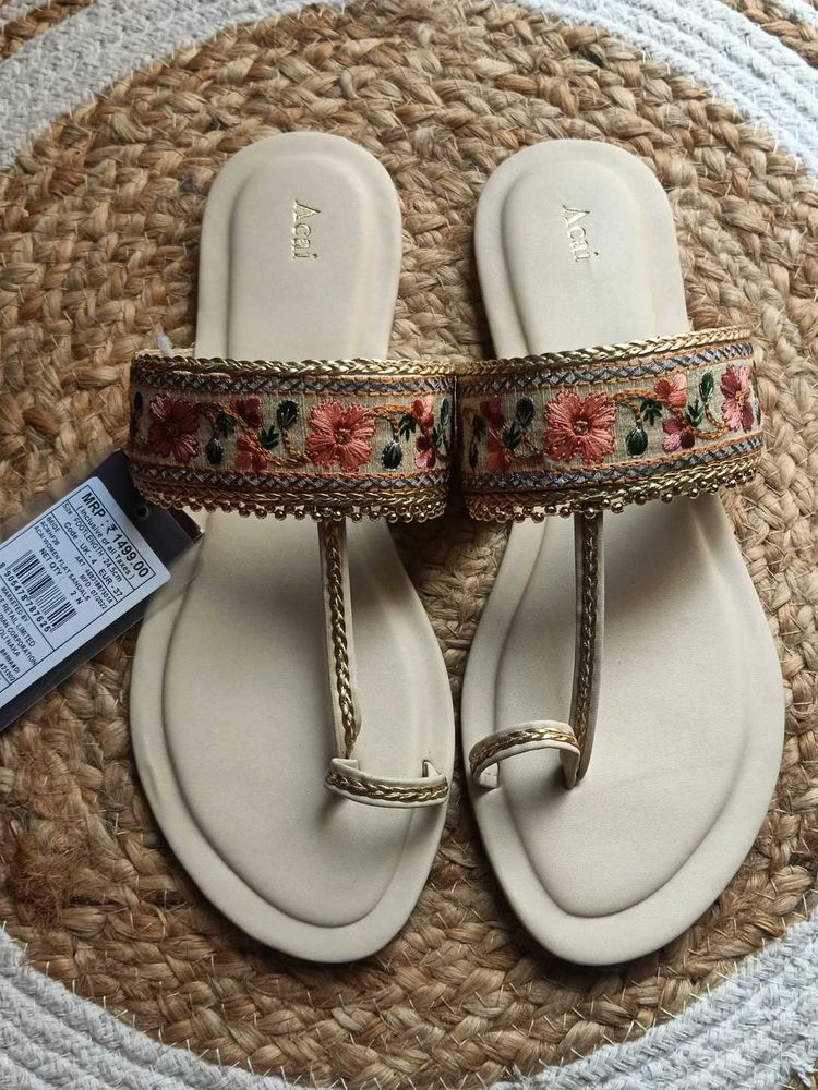 Acai flat sandals