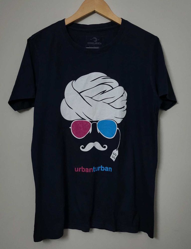 Onelinear Typographt Tshirt