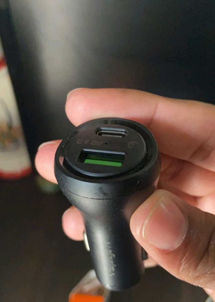 27W Spigen Car Charger