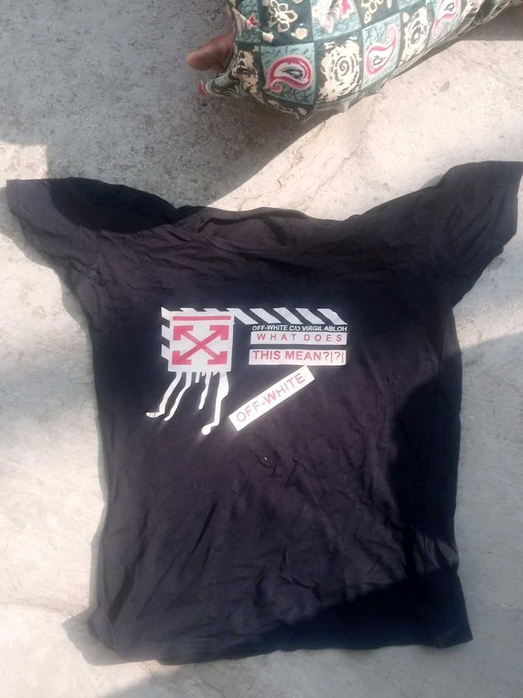 Off-White Graphic Tee