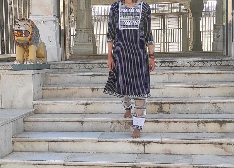 Beautiful Blue White Lineing.. Kurta Set..