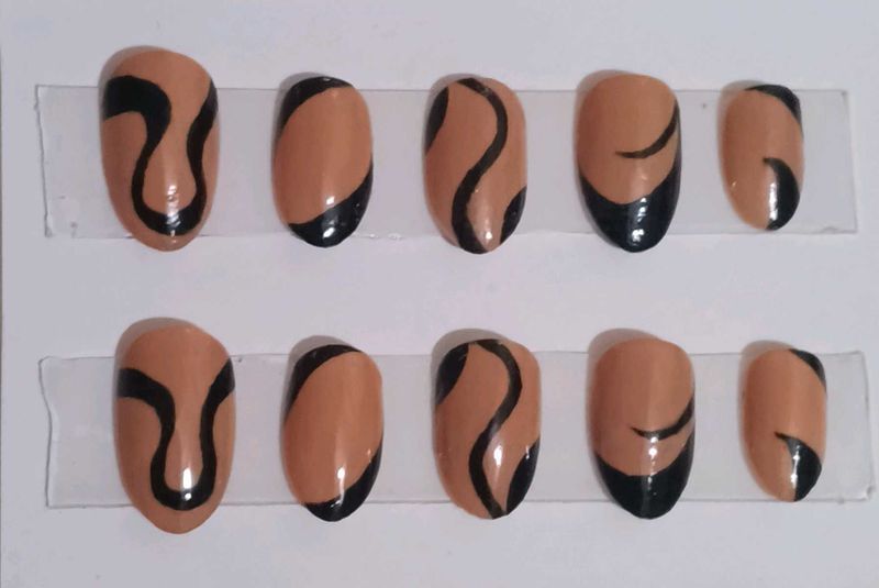Press On Nail Set - Nude &amp; Black