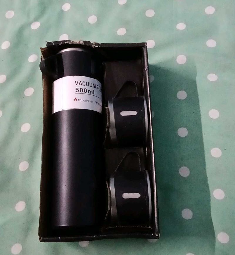 Vacuum Bottle 500ml with Cups