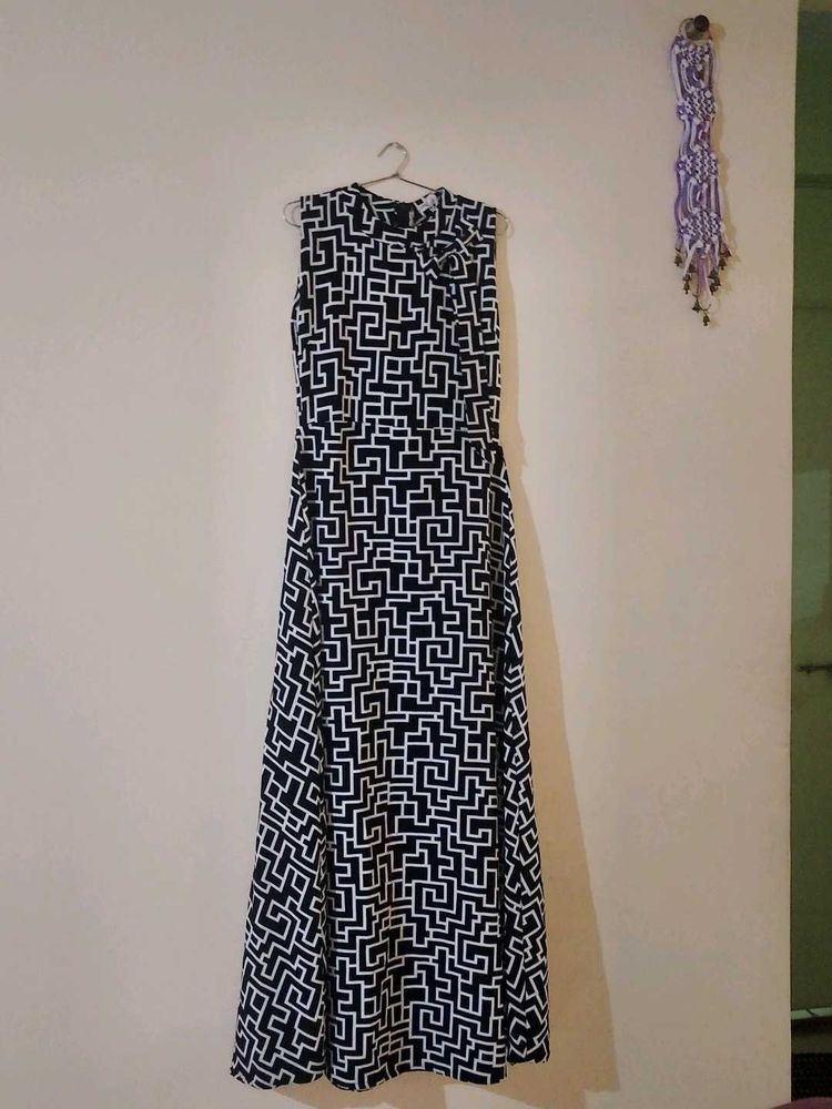 Chic Geometric Maxi Dress