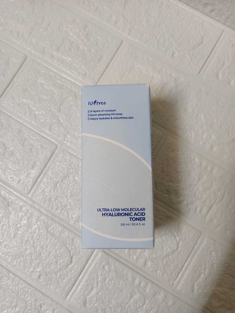 Isntree Hyaluronic Acid Toner