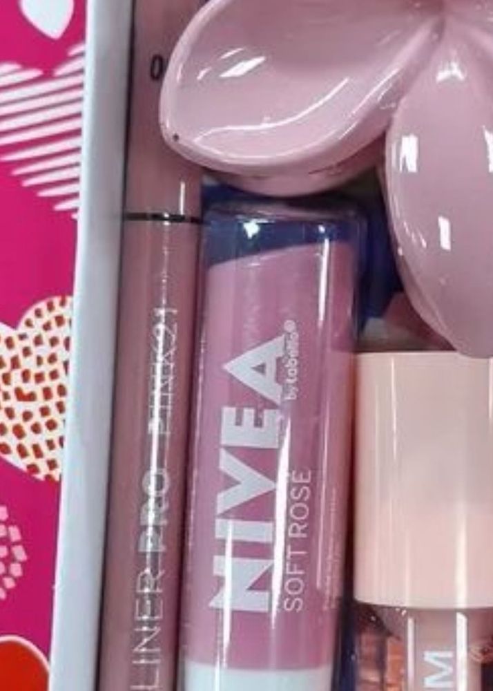 Mini Makeup Hamper💄