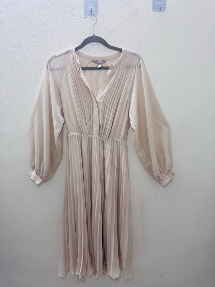 Elegant Pleated Midi Dress