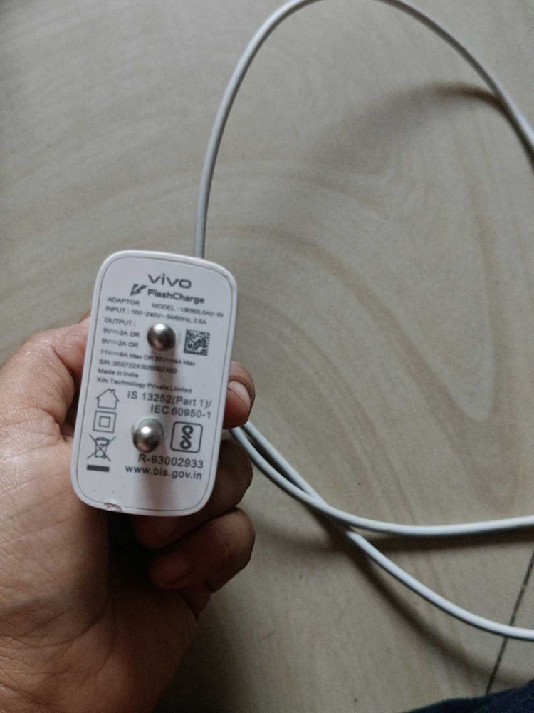 Vivo FlashCharge Adapter 80w with original cable f