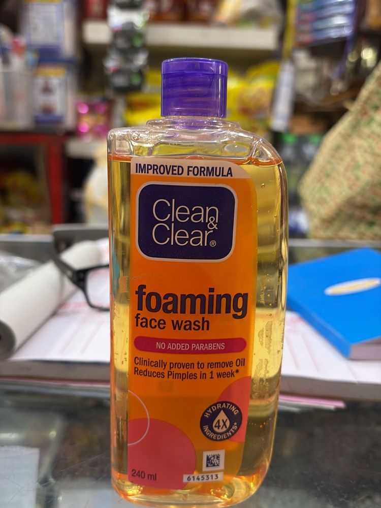 Clean &amp;clear Foaming Face Wash