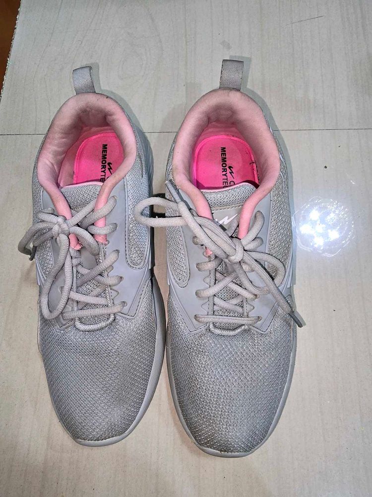 Comfortable Sports Shoes