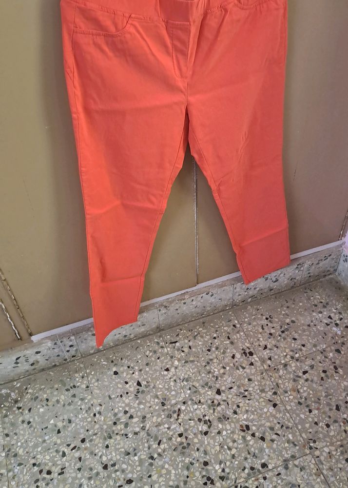 Capries Pant ( SALE )