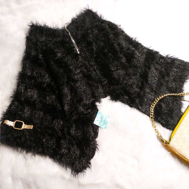 ♥️🥀Fuzzy Black Cropped Shrug🥀