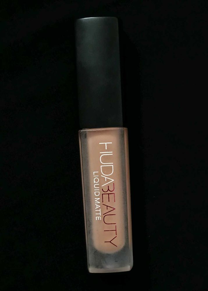 Huda Beauty Liquid Matte Lipstick