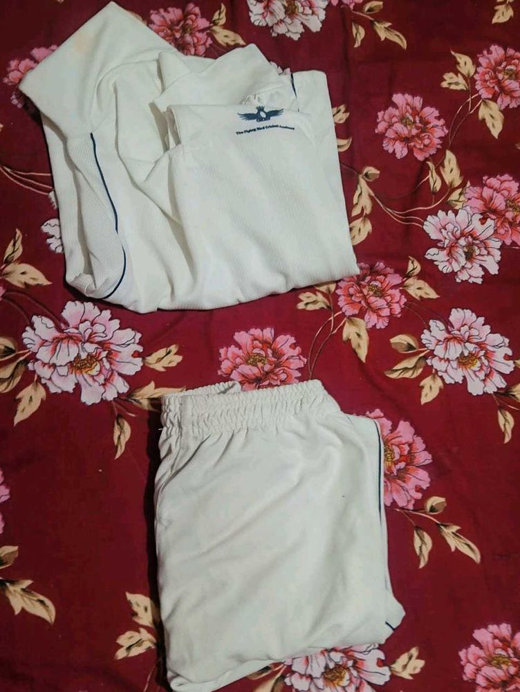 White Tracksuit - Cozy &amp; Stylish