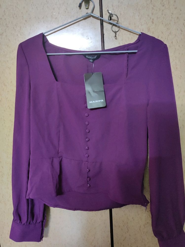 Harpa Square Neck Crop top