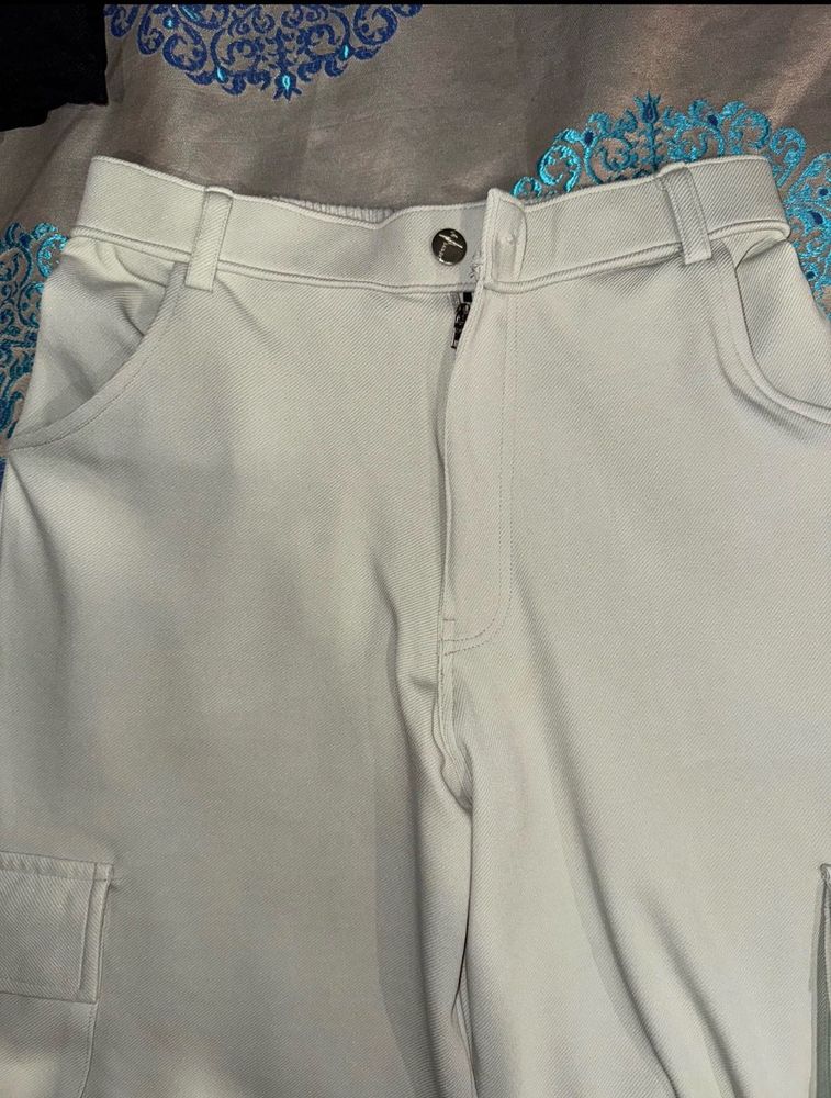Iight Grey Cargo Pants For Women.