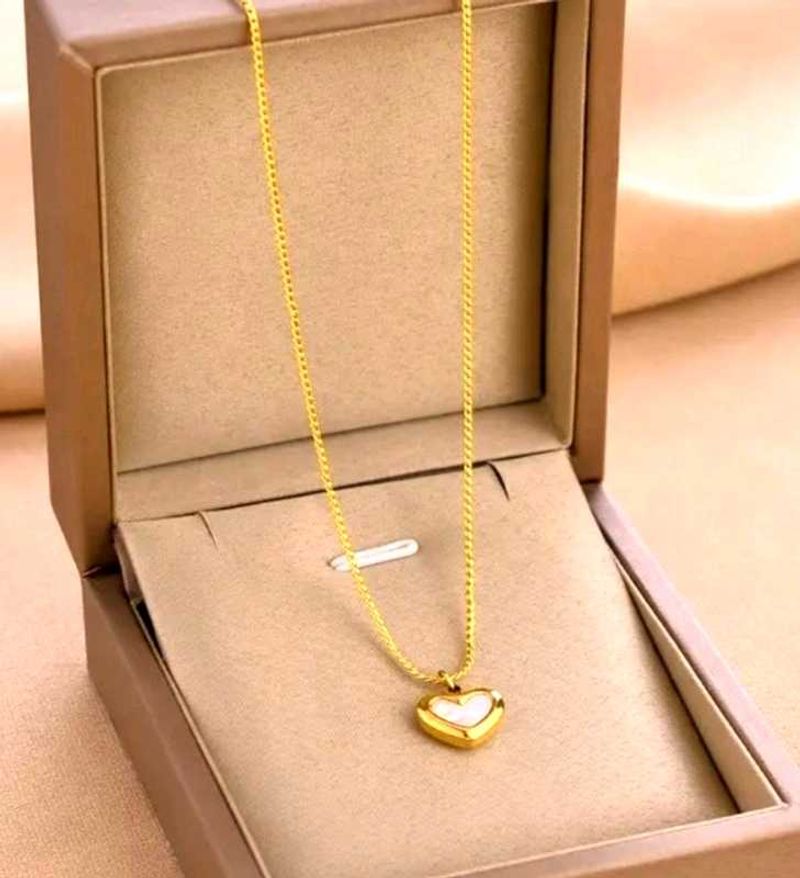 Gold Heart Pendant Necklace
