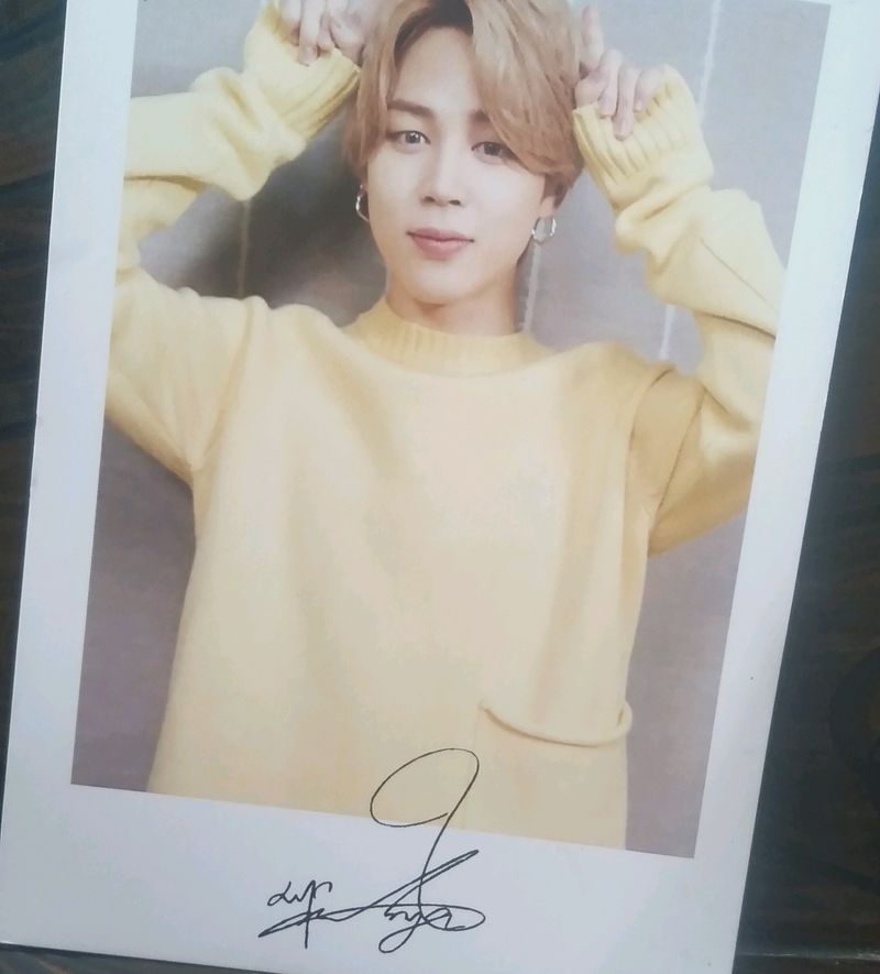 BTS JIMIN PHOTOCARDS WITH HIS SIGNATURE AND GET BTS LOGO PHOTOCARD AS FREEBIE (6+1=7) PHOTOCARDS