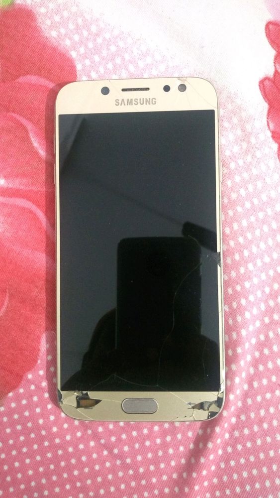 Phone. Samsung galaxy g7 pro