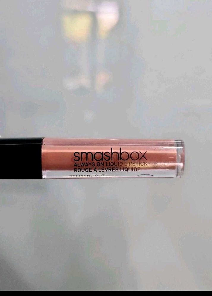 Smashbox Lipstick- STEPPING OUT