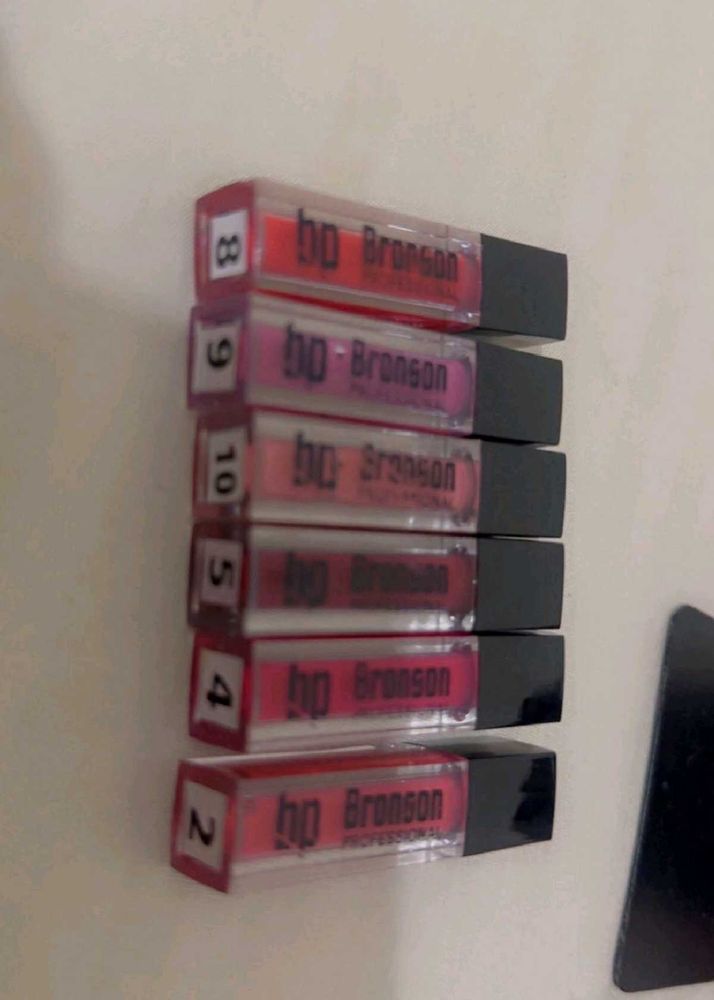 6 Lipsticks! wax strips free