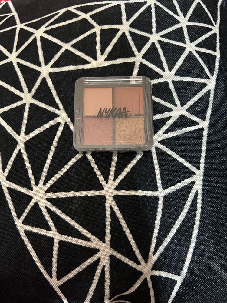 Nykaa 4 in 1 Quad Eyeshadow Palette