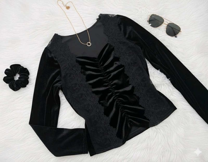Pretty Sweetheart Neck Black Top