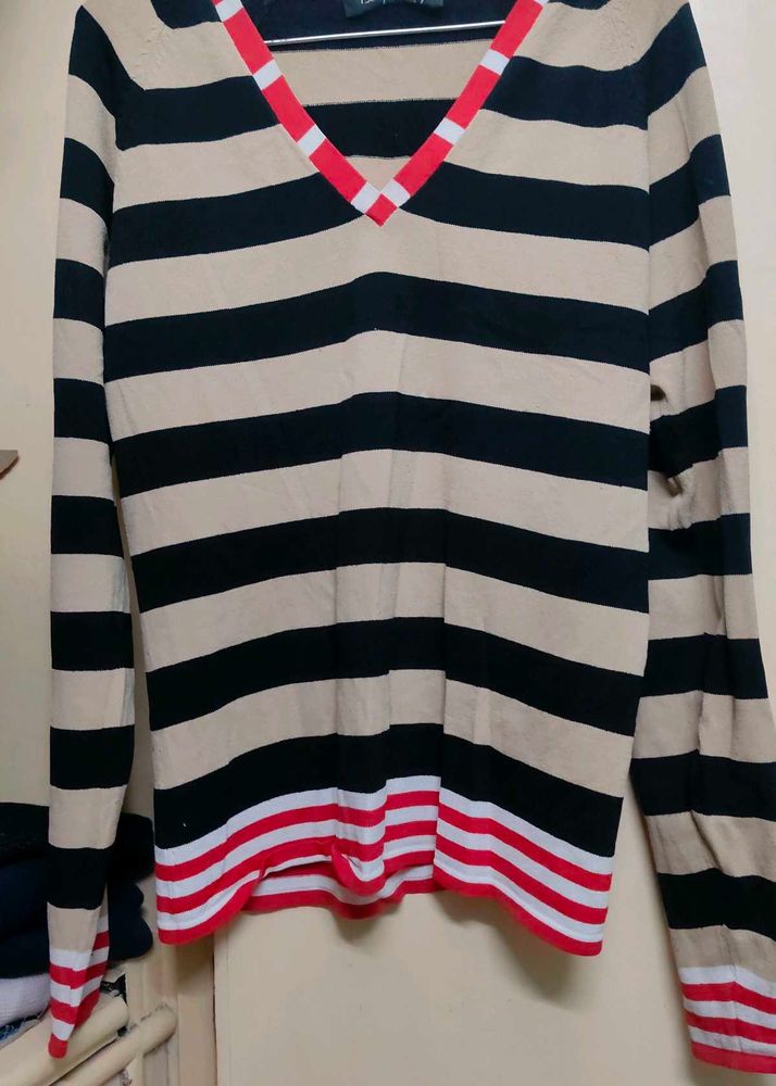 A Decent Full Sleeves Top