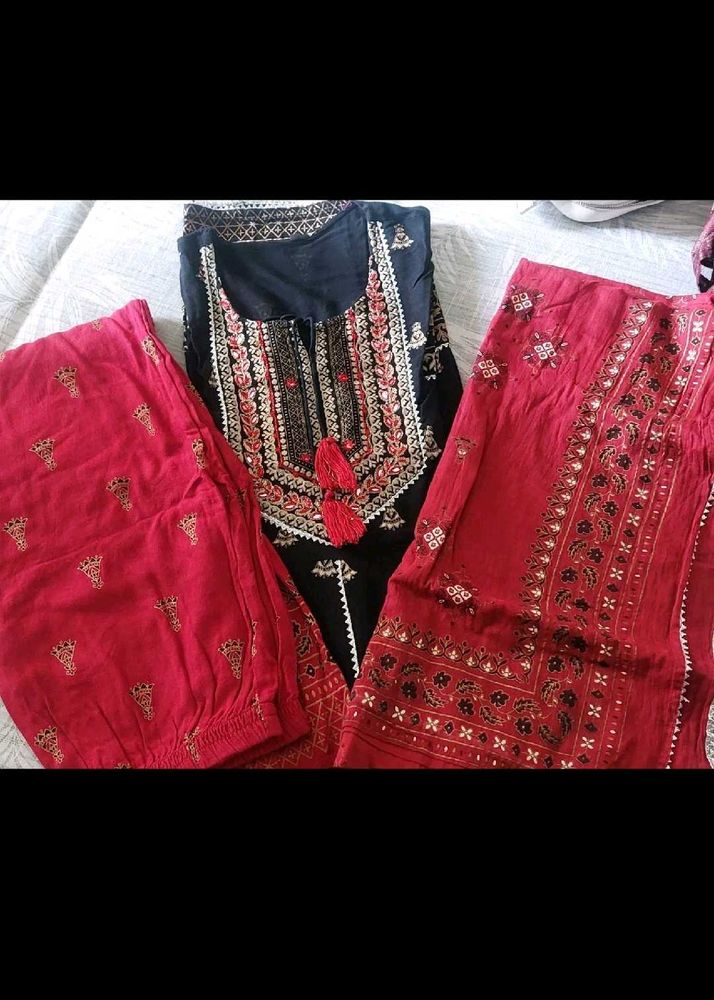 Black And Red Anarkali Suit Set In Pure Cotton