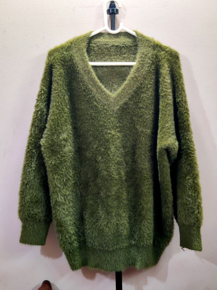 Premium imported green mohair-blend v-neck sweater