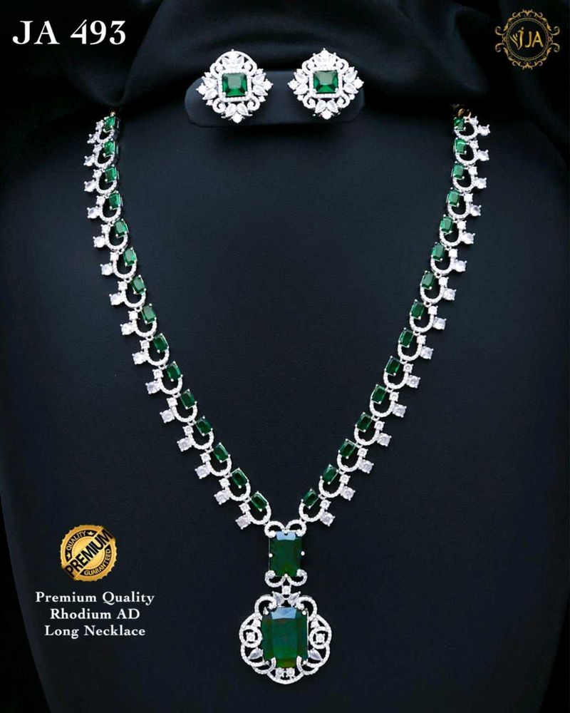 Emerald AD Necklace Set