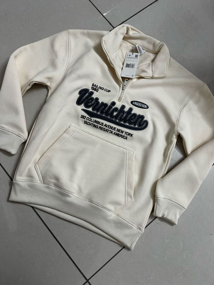 Stylish Half-Zip Sweatshirt M size