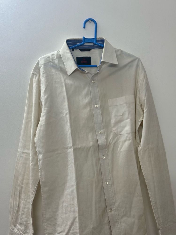 Men&#39;s Casual Shirt
