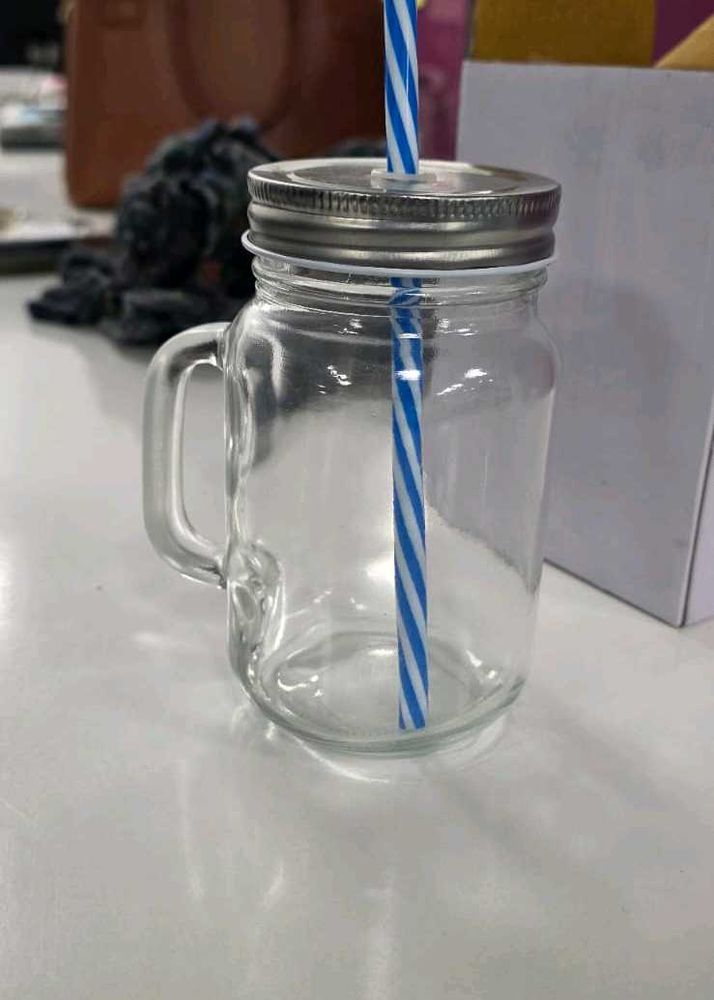 Mason Jar Water Sipperwith Lid and Straw