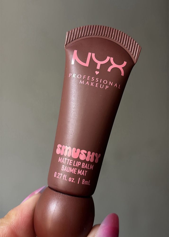 Nyx Smushy Matte Lipbalm :- Smudge Fudge