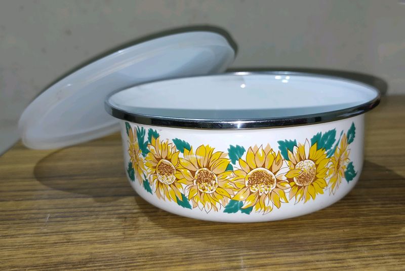 Ceramic Bowl With Lid(plastic)