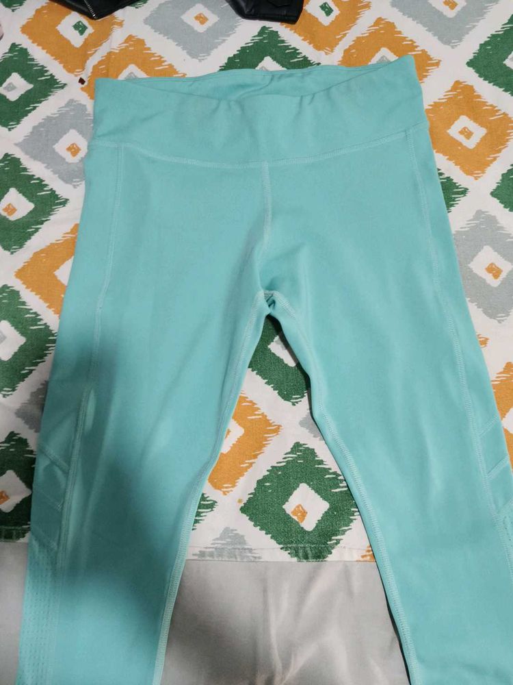 Cyan Reebok Gym Capris