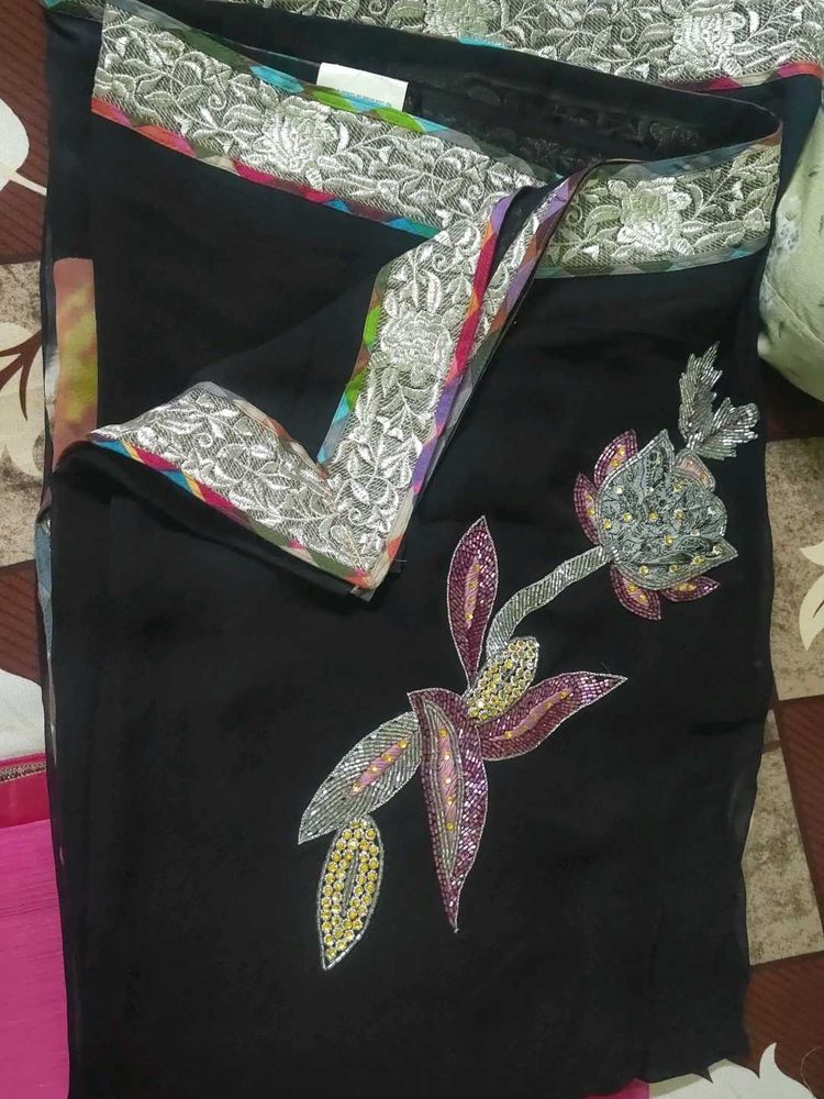 Elegant Black Saree With Blouse piece