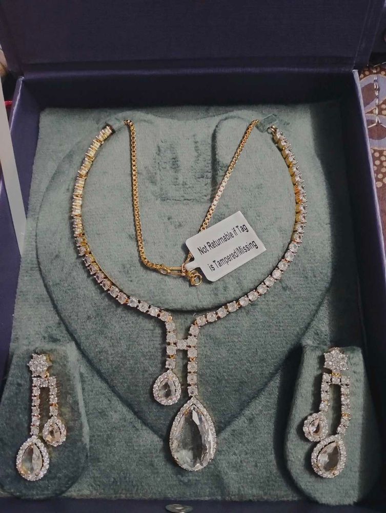 Elegant Necklace and Earring Set