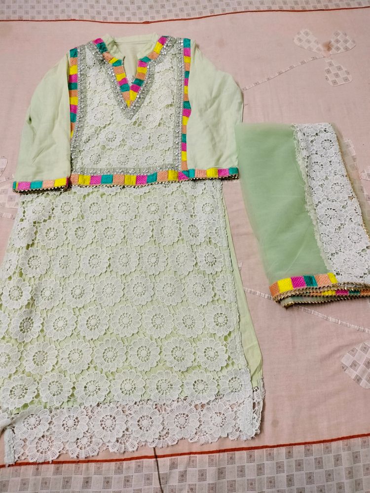 Girl&#39;s Embroidered Salwar Kameez