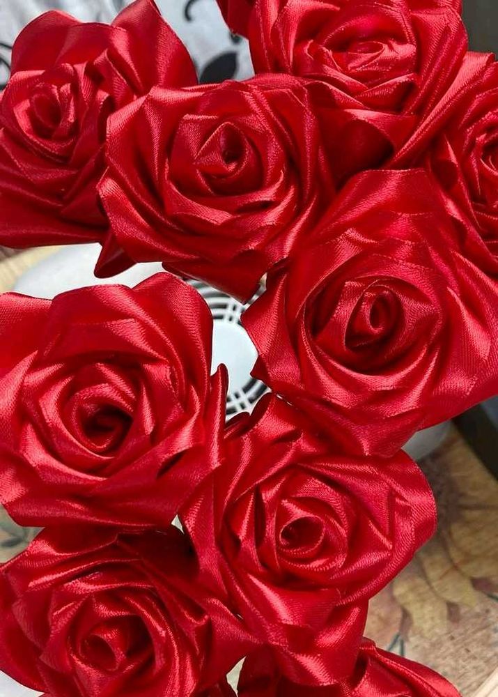 Red Rose Showpieces