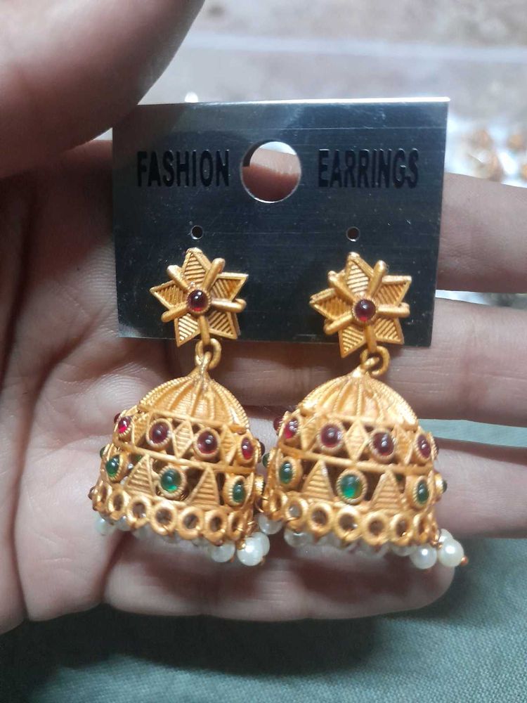 Golden matt Jhumka Earrings