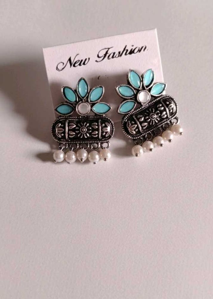 Stylish Turquoise Flower Earrings