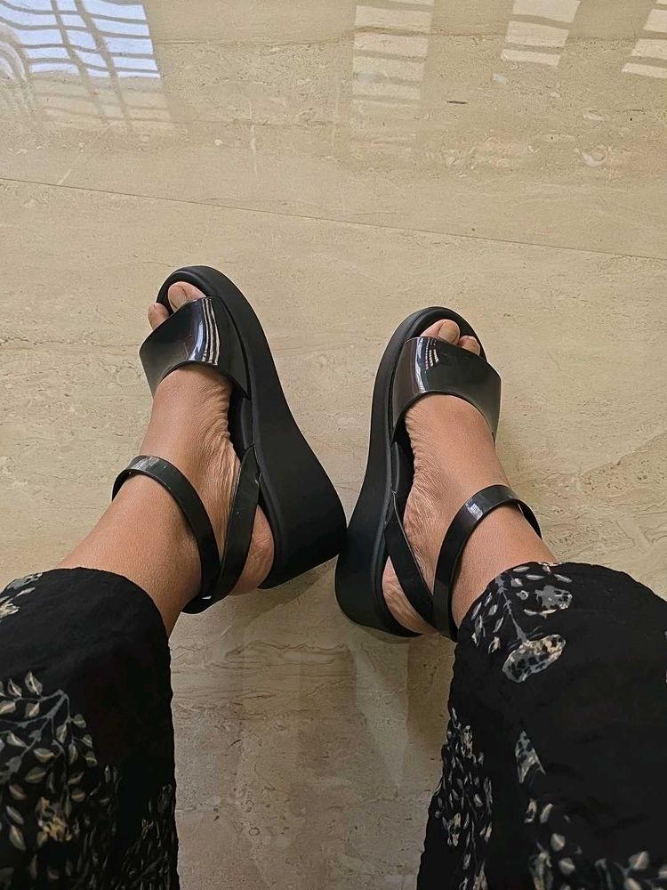 CROCS Brooklyn Ankle Strap Wedge Platform Sandals